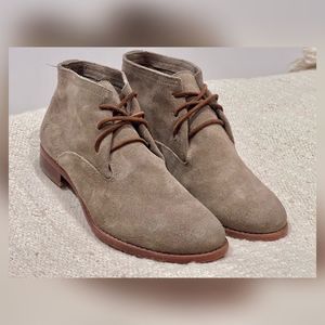 Frye — Suede Lace Up Ankle Shoes